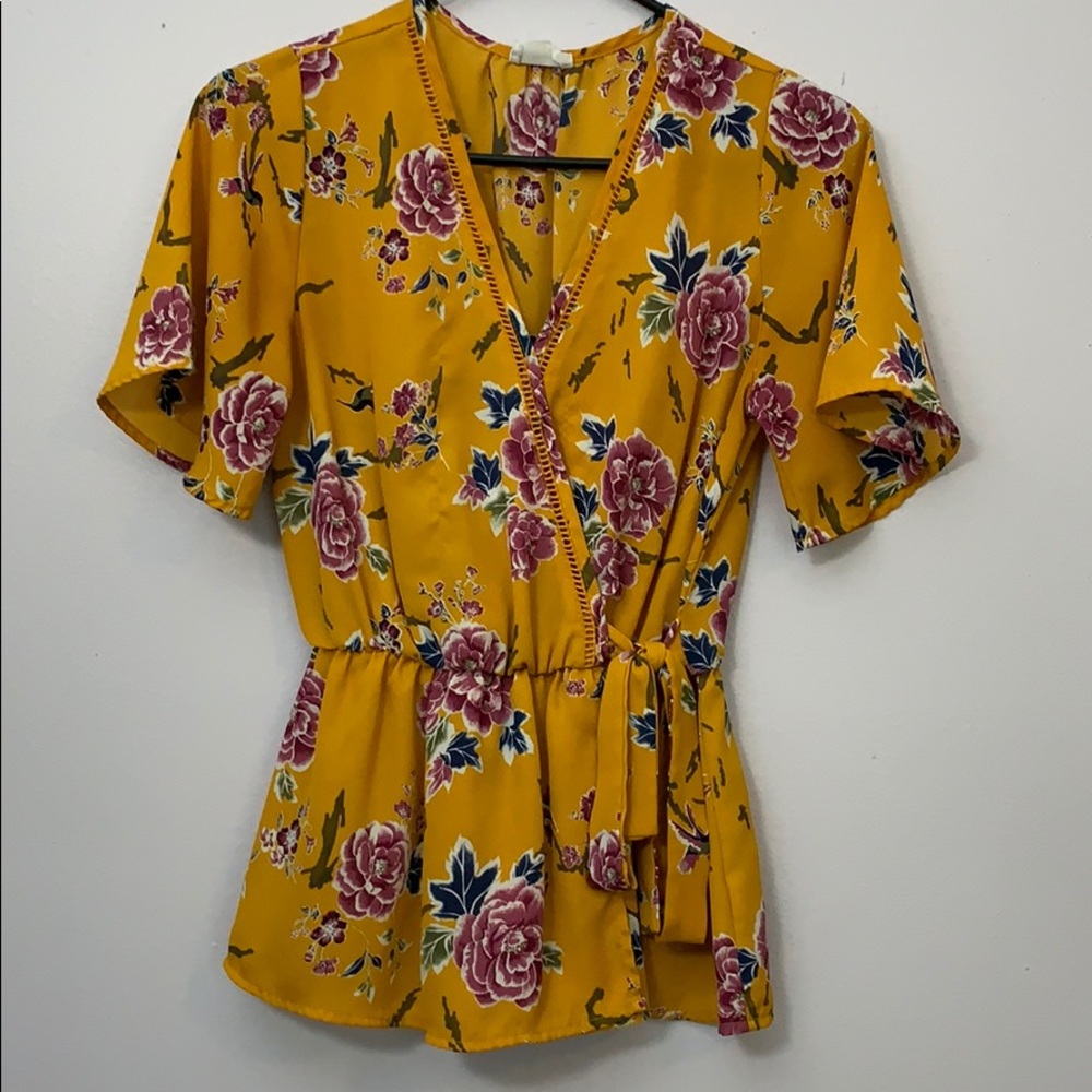 Floral pattern top! ✨